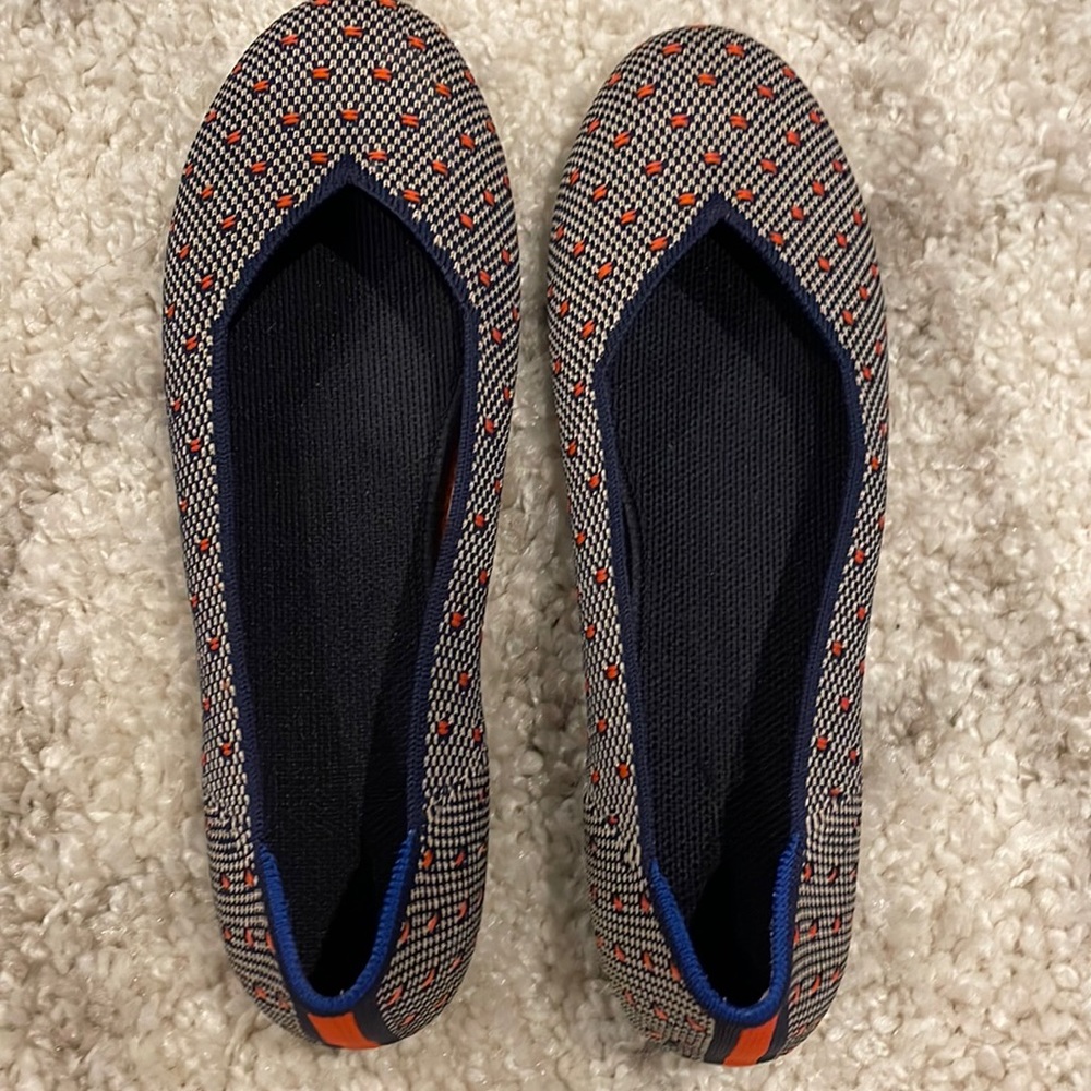 NWOT EVGLOW STRETCHY SLIP ON FLATS